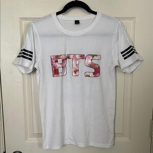 White Fan Made V BTS Graphic T-Shirt